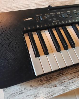 Tastiera Casio CTK-240 praticamente nuova