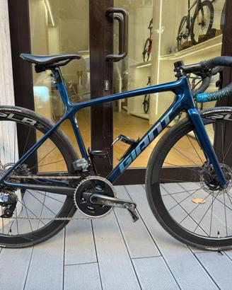 Giant 12v disc  Sram Force