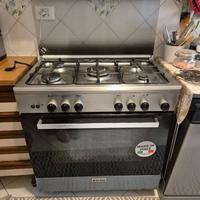 Cucina a Gas 5 fuochi + fornoa ventilato