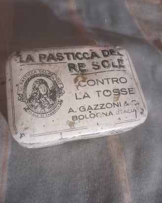 antica scatolina di latta 