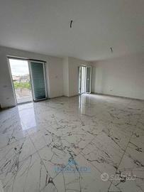 Appartamento di 100 m² con 2 locali e box auto a S