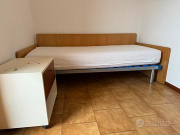 Letto singolo cameretta con comodino
