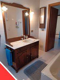 Mobile Bagno Legno Marmo Lavabo Rubinetto Girevole