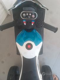 Moto BMW per bambini con musica e pedale