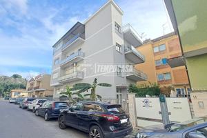 Appartamento RISTRUTTURATO con 3 balconi in zona c