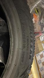 4 Gomme invernali 245 45 18 usate Bridgestone 4