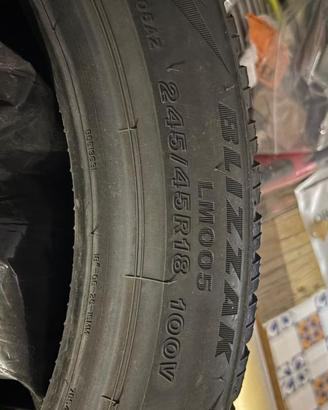 4 Gomme invernali 245 45 18 usate Bridgestone 4