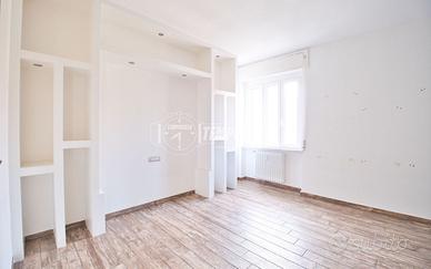 TRILOCALE RISTRUTTURATO CON BOX!!