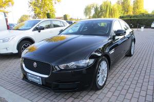 JAGUAR XE 2.0 D Turbo Pure Navi/Frenata/SensoriP