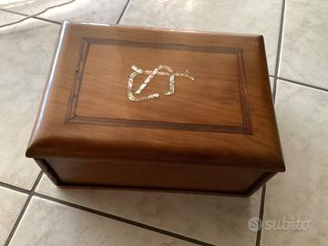 Portagioie Vintage Legno Intarsiato in madreperla