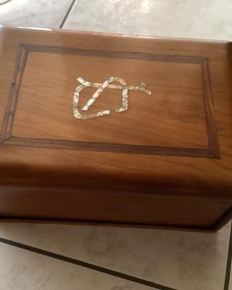 Portagioie Vintage Legno Intarsiato in madreperla