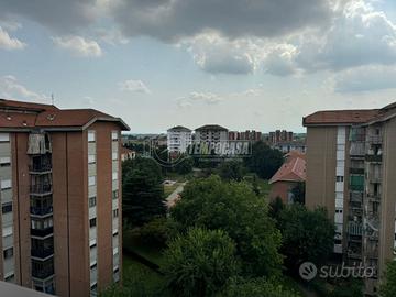 CINQUE LOCALI PANORAMICO E LUMINOSO!