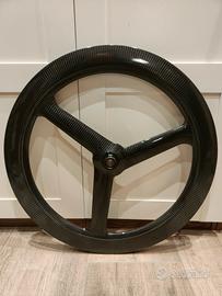 Ruota bici da corsa a razze in carbonio 