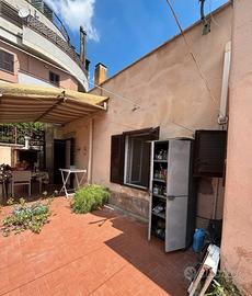 Montespaccato bilocale con posto auto