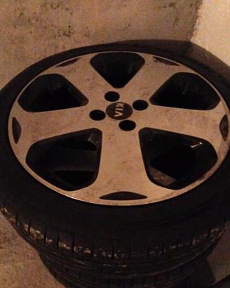 Gomme con cerchi lega n.4 marca KIA