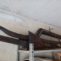 Aratro in legno