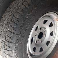 4 cerchi per Mitsubishi  e 2 gomme in omaggio