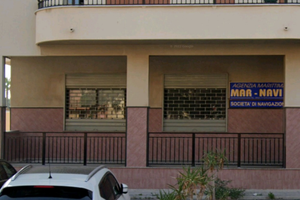 Magazzino commerciale porto di licata