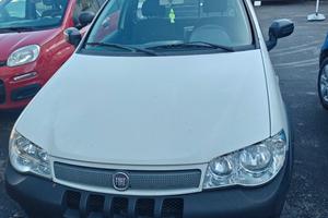 FIAT strada anno 2012 