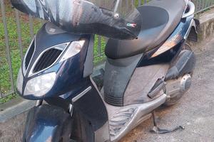 Aprilia Sportcity 250 ie 2006  (ottim per ricambi)