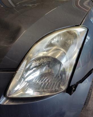 Proiettore sinistro SUZUKI SWIFT del 2008