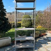 Scaffalatura metallica
