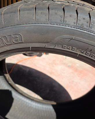 Pneumatici 245/45 R18 100Y