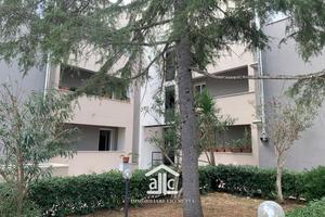 MERINE LUMINOSO QUADRILOCALE IN CONTESTO RESIDENZI