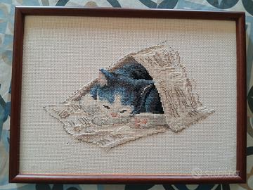 Quadro con gatto ricamato a punto croce 