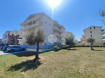3 LOCALI A TORTORETO