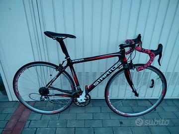 bici da corsa in carbonio