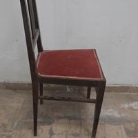 Sedia vintage in legno imbottita