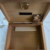 Scatola portasigari in olivo