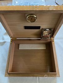 Scatola portasigari in olivo