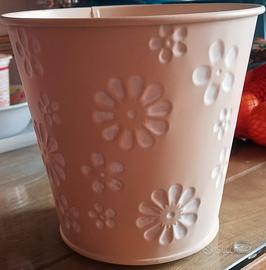 Vasi decorativi in latta