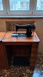 Macchina da cucire  vintage completa di mobile