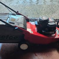 tagliaerba a motore a scoppio