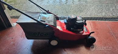 tagliaerba a motore a scoppio