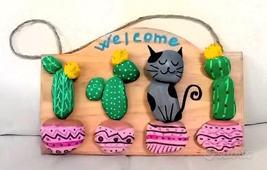 Fuori porta dipinto a mano