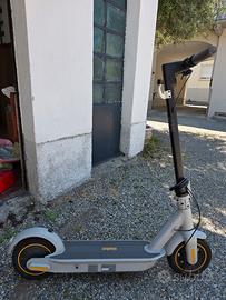 monopattino  ninebot G30 Max
