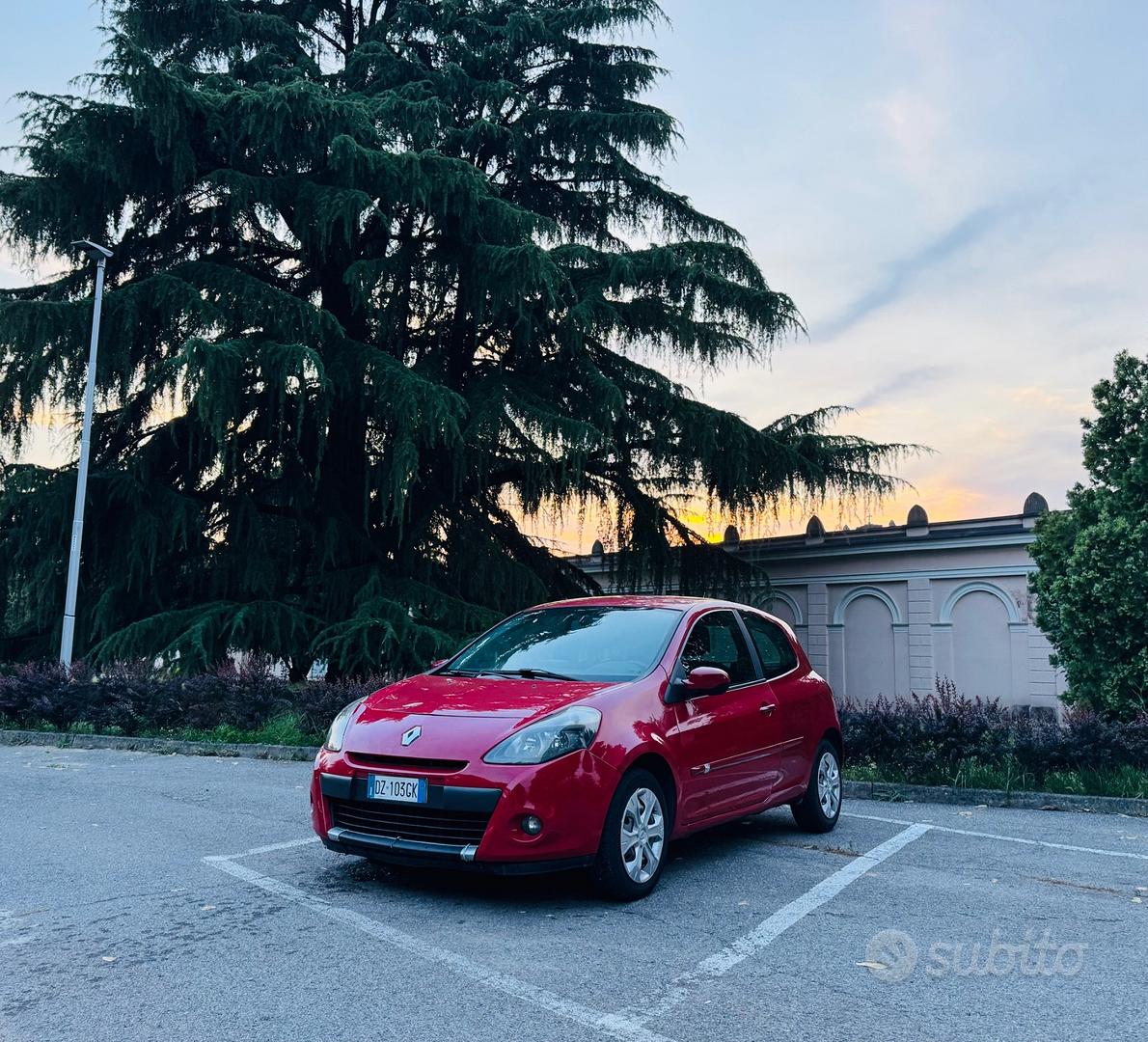Renault Clio 2011 photo 2