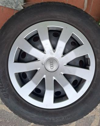 4 cerchi r15 e copricerchi audi a1 con gomme termi