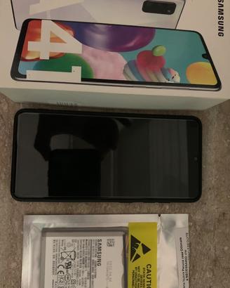 Samsung galaxy A 41 più batteria nuova mai usata