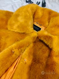 Cappotto corto scampanato da donna 