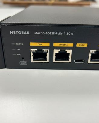 Switch Netgear M4250 10G2F