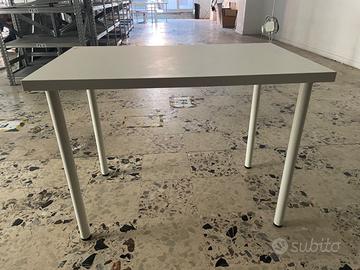 Scrivania Ikea Linnmon