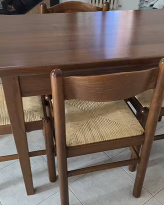 Tavolo allungabile + 4 sedie a soli 100 €