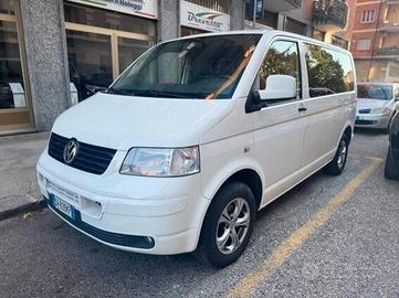 Volkswagen Caravelle/Multivan 2.5 TDI CONFORTLINE 