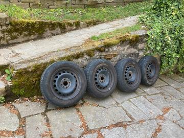 4 CERCHI IN METALLO CON GOMME