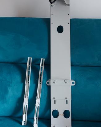 Supporto TV mobile Besta